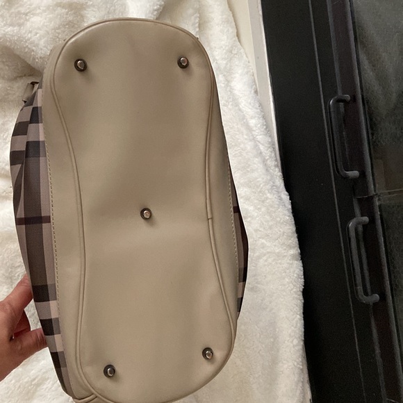 Burberry - Picture 2 of 14